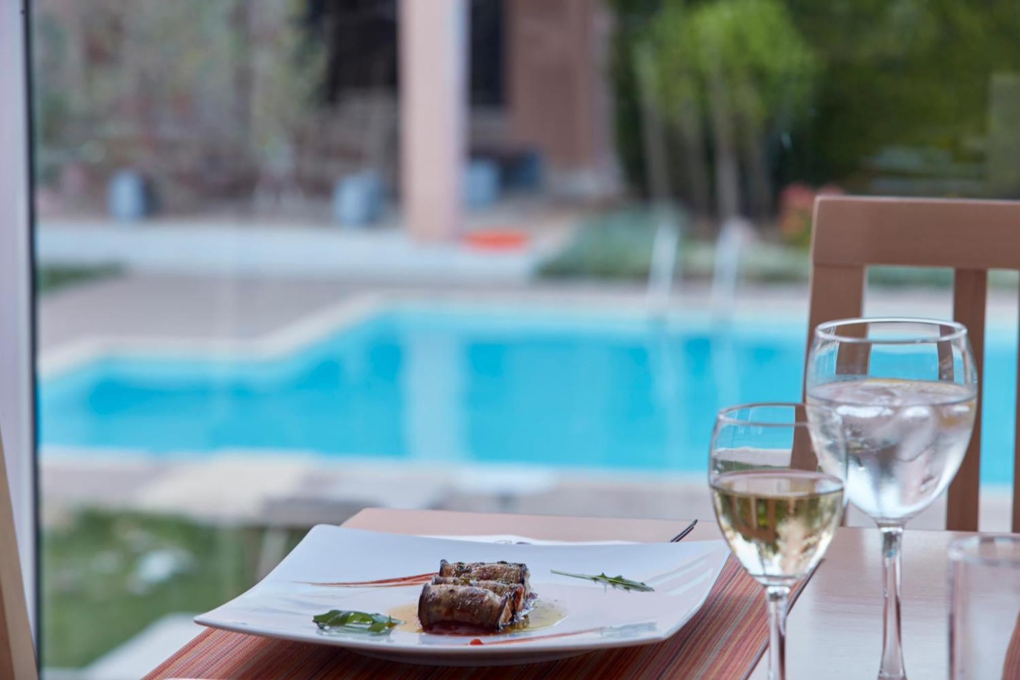 Civitel Esprit Hotel Атина Екстериор снимка